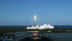 CNNE 1651162 - mira el lanzamiento de la nave espacial dragon de spacex