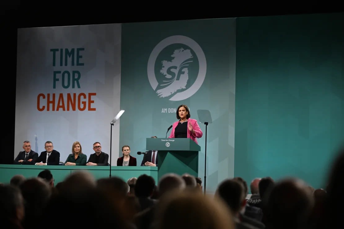 Mary Lou McDonald, presidenta del partido de oposición Sinn Féin, que ha ido logrando avances constantes desde 2020.