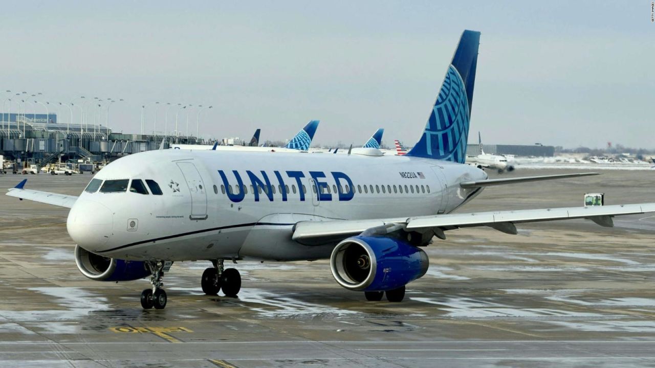 CNNE 1652229 - ¿que sucede con united airlines?