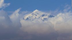 CNNE 1652354 - everest- los excrementos se deberan cargar en bolsas