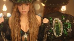 CNNE 1652748 - shakira brinda homenaje a mexico en videoclip de "(entre parentesis)"