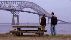 CNNE 1652815 - las escenas del puente de baltimore en la serie "the wire"