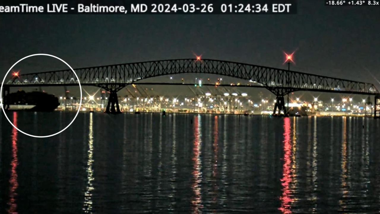 CNNE 1653155 - video capta lo que ocurrio antes del impacto del barco en el puente de baltimore