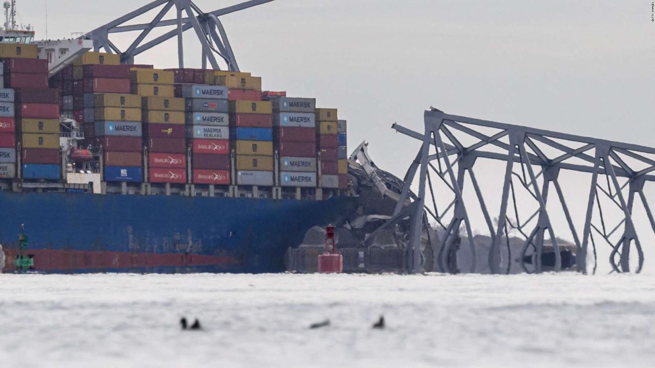 CNNE 1653363 - ¿cuando podria reanudarse la actividad comercial en el puerto de baltimore?