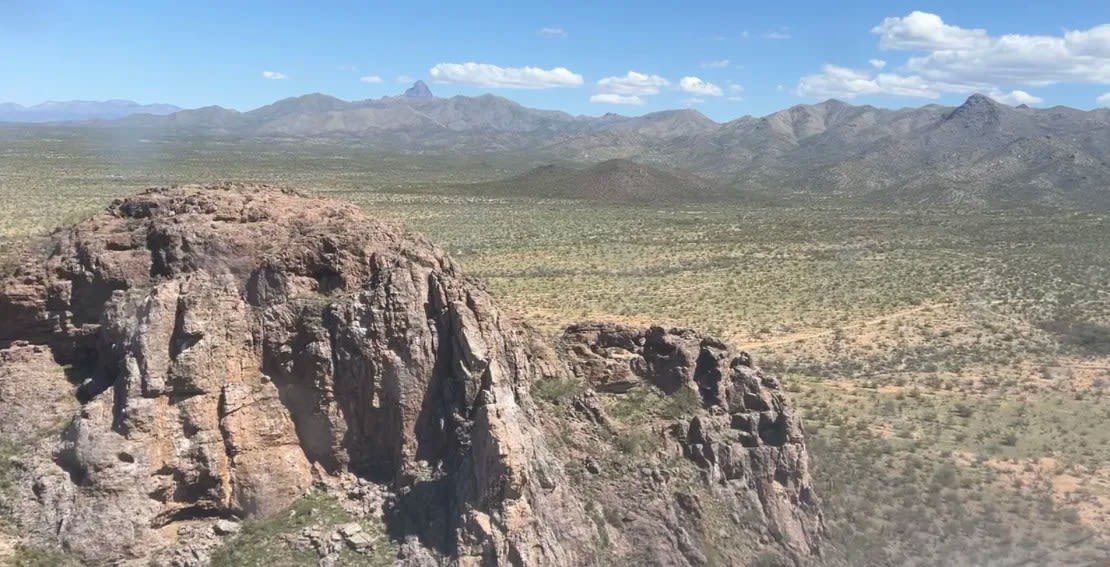 Los contrabandistas utilizan el peligroso terreno del sur de Arizona para trasladar narcóticos y personas en un esfuerzo por evadir el arresto, dicen las autoridades. (Foto: Rosa Flores/CNN).