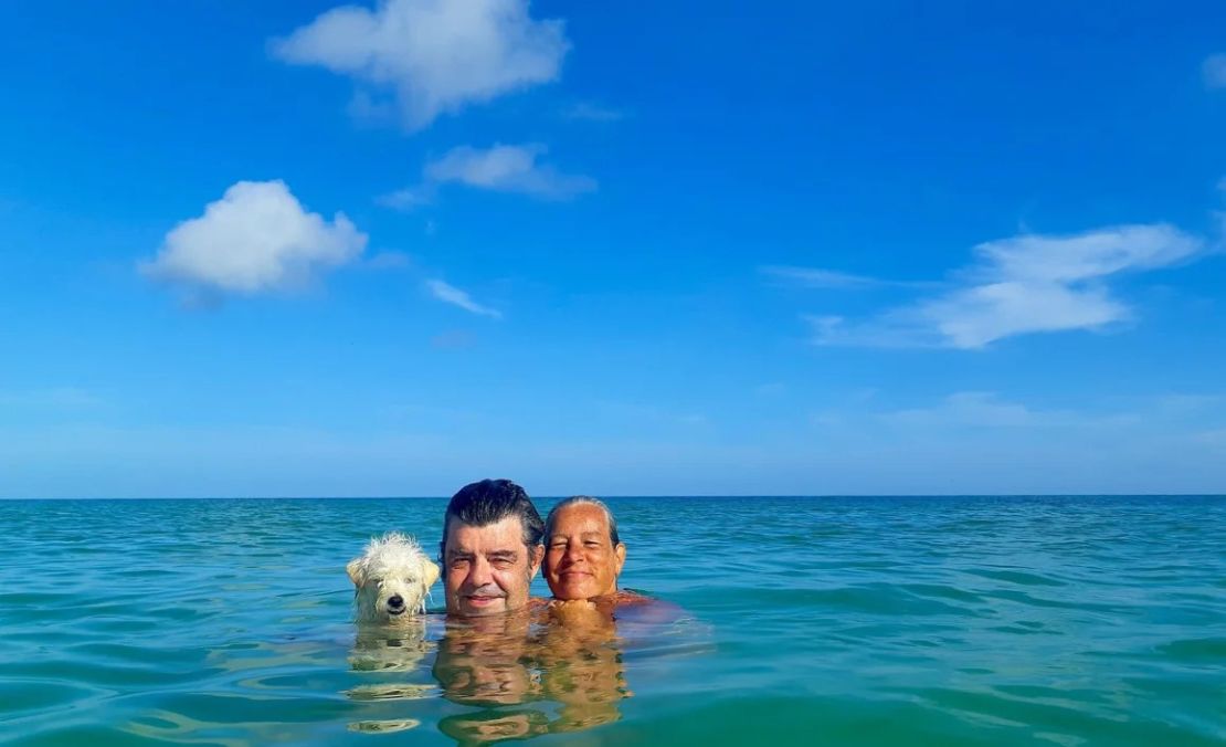 Marjorie Skouras y su esposo Bruno Bardavid se mudaron de California a México en 2017.