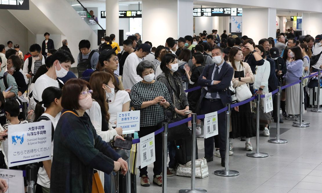 Fukuoka airport was packed with passengers after flights were suspended due to the tsunami warning in the city of Fukushima on April 3.