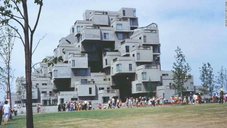 Habitat 67 (Montreal)- La atracción estrella de la Expo 67 constaba de 354 formas prefabricadas de concreto idénticas conectadas como Legos en un elaborado edificio de 12 niveles con 146 residencias.