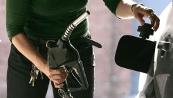 CNNE 1659994 - aumenta el precio de la gasolina en ee-uu-