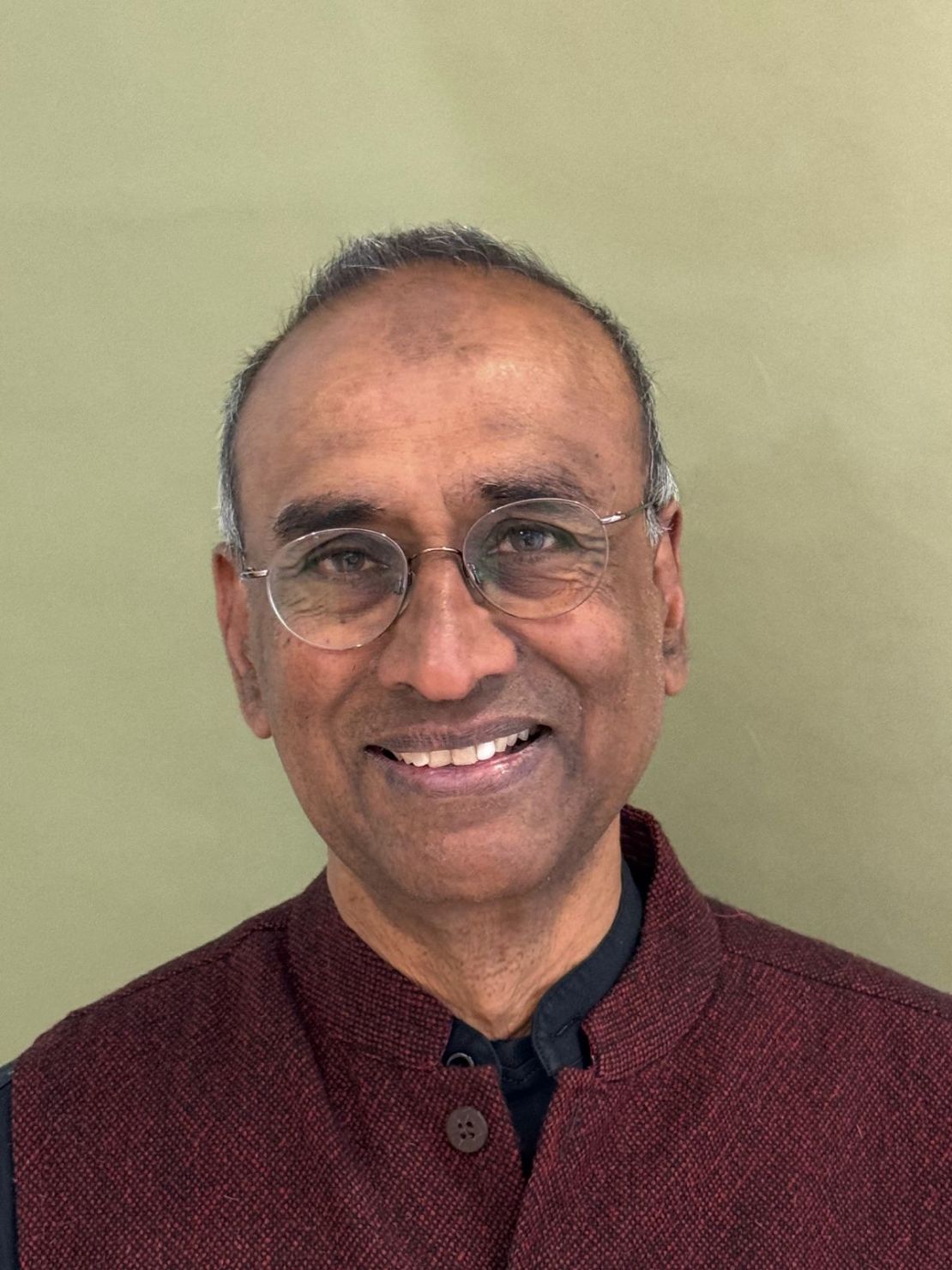 El biólogo molecular Venki Ramakrishnan, galardonado con el Premio Nobel, ofrece su perspectiva sobre el envejecimiento, la muerte y la inmortalidad