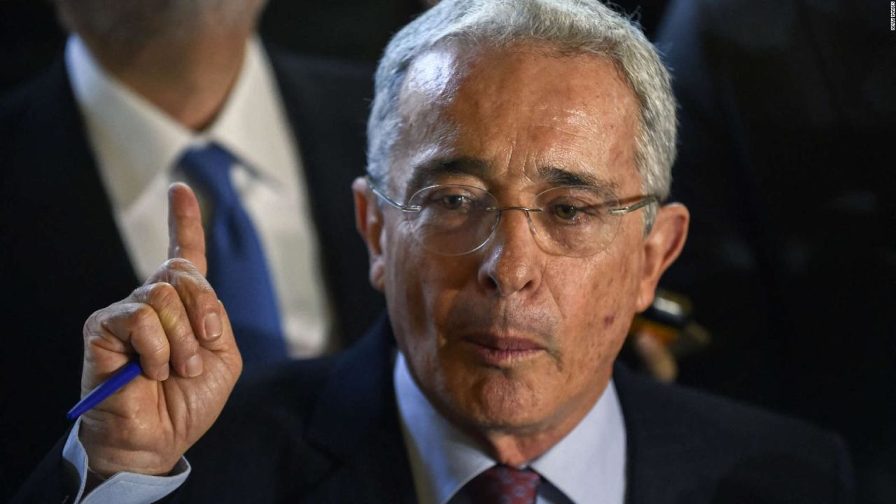 CNNE 1661561 - ¿tuvo el expresidente uribe vinculos con paramilitares?