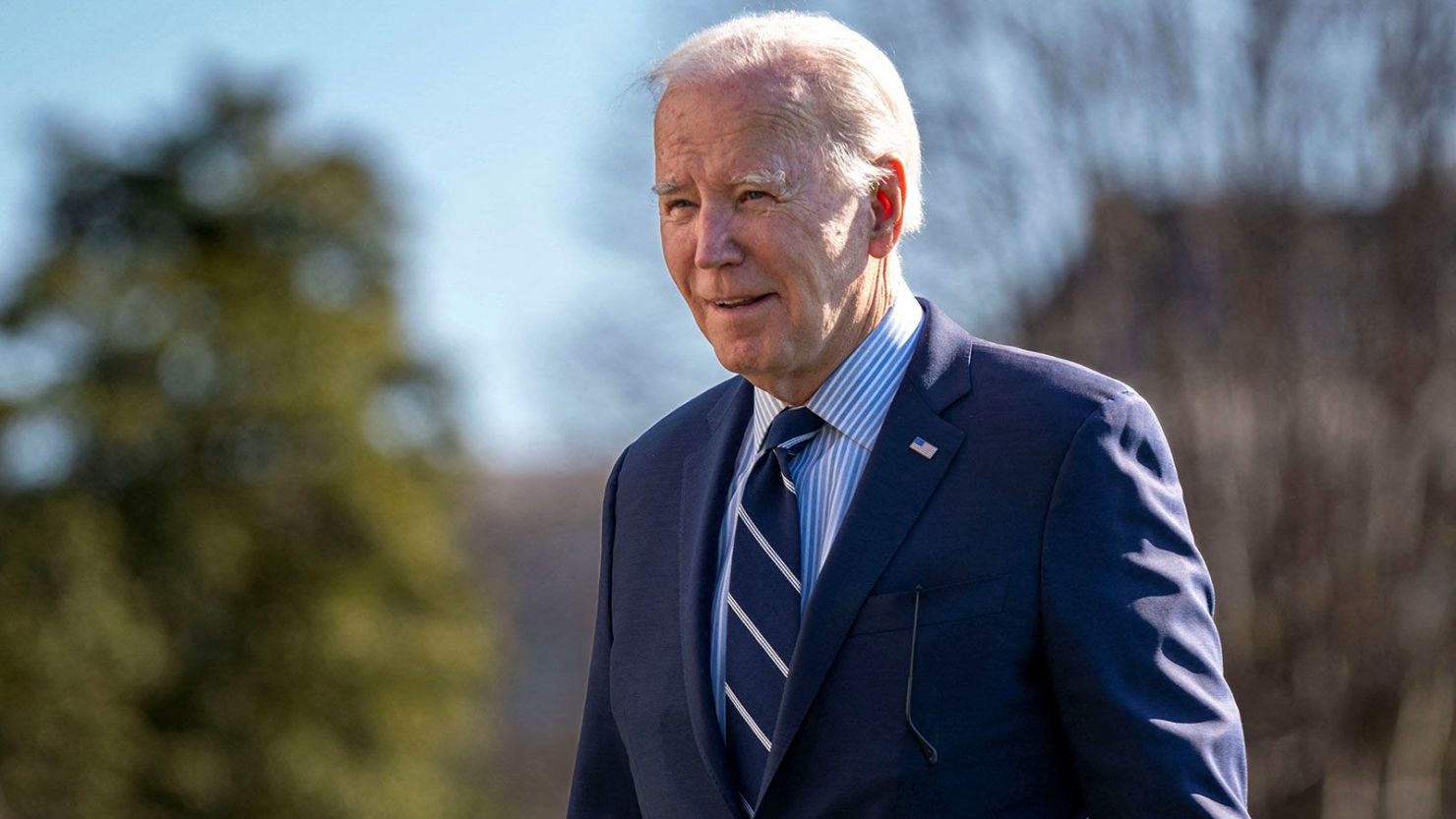 El presidente Joe Biden recibe actualizaciones constantes sobre las amenazas de ataques de represalia iraníes contra Israel por parte de su equipo de seguridad nacional, dijo este viernes la Casa Blanca.