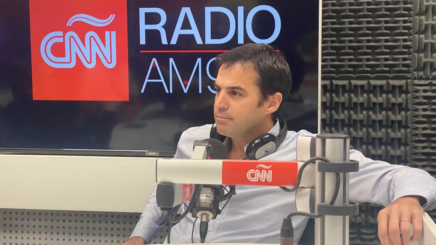 Ramón Lanús en los estudios de CNN Radio Argentina.