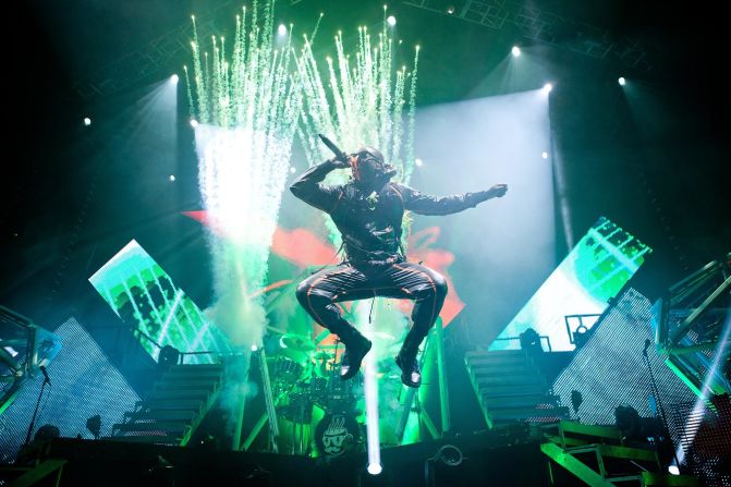 Tinie Tempah | El talentoso fotógrafo logró capturar en esta foto la energía del rapero británico Tinie Tempah.