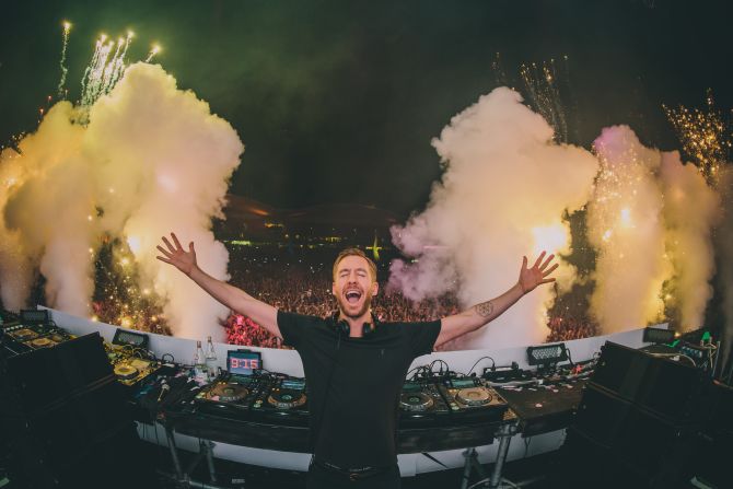 Calvin Harris | McDonnell acaba de regresar de una gira con el DJ Calvin Harris. McDonnell tomó esta foto en Sydney, Australia, el año pasado.