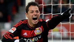 CNNE 1677767 - "chicharito" hernandez se une a los festejos del bayer leverkusen campeon