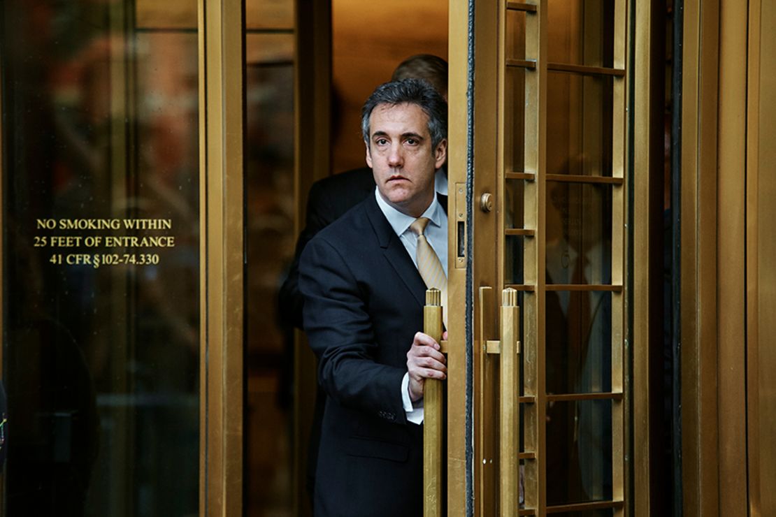 Michael Cohen, el abogado y mediador de Trump desde hace mucho tiempo, sale de un tribunal federal en Manhattan el 21 de agosto de 2018.