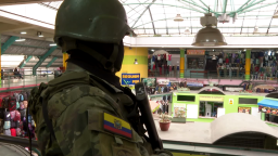 CNNE 1678352 - ecuador decidira si el ejercito continua en labores de seguridad