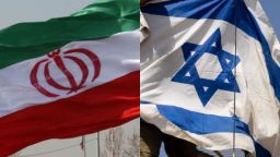 La banderas de Irán e Israel.