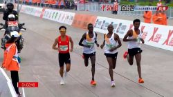 CNNE 1678659 - final controversial en el medio maraton de beijing