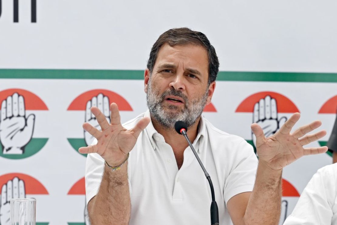 El líder principal del partido del Congreso, Rahul Gandhi, durante la presentación del manifiesto del partido el 5 de abril de 2024 en Nueva Delhi. Crédito: Sanjeev Verma/Hindustan Times/Getty Images