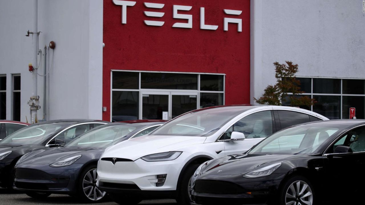 CNNE 1681561 - tesla rebaja precios por aumento de la competencia