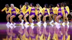 CNNE 1681645 - la "curiosa" habilidad de las porristas de los lakers