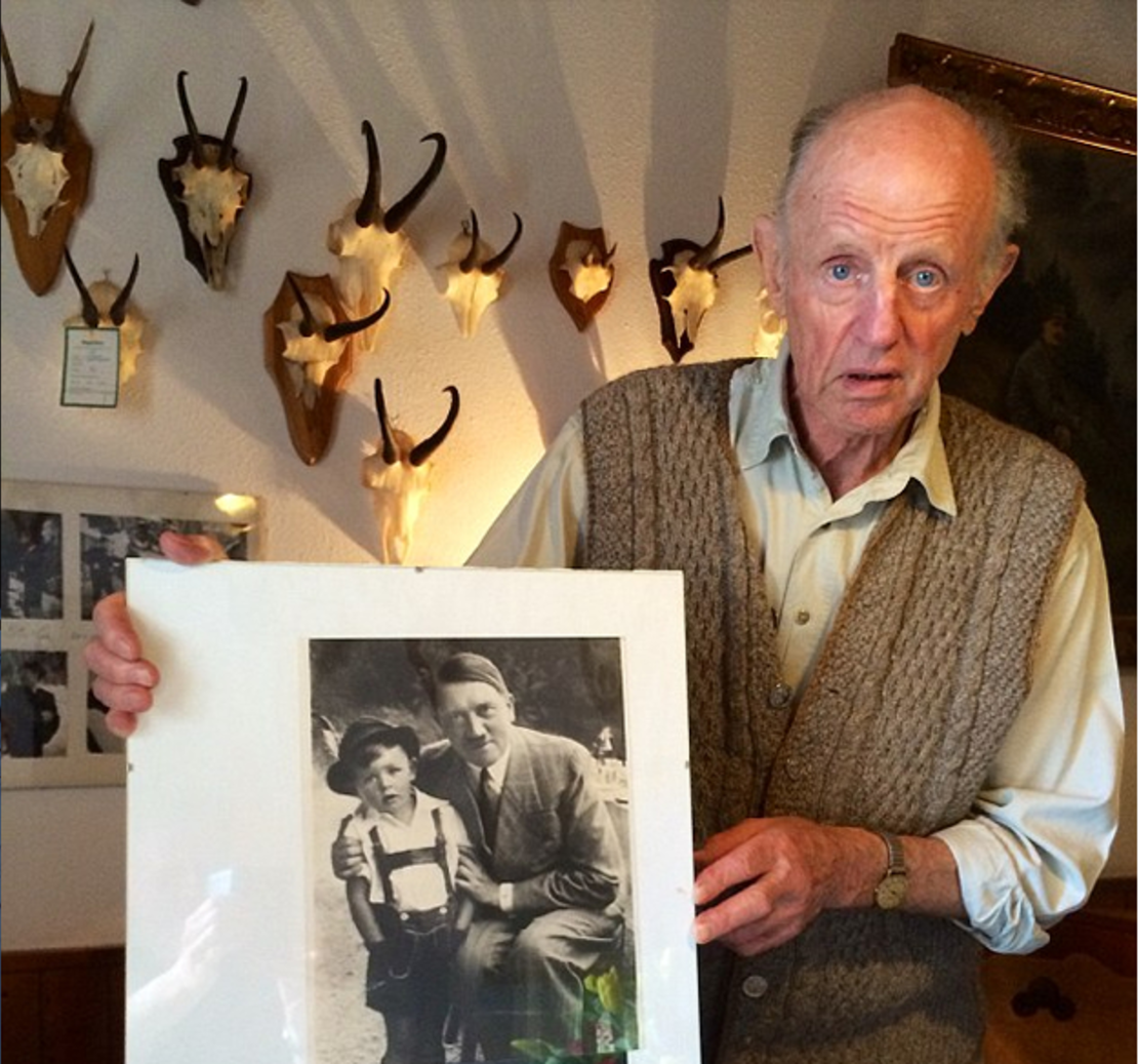 Gerhard Bartels fue fotografiado junto a Hitler para mostrar el amor del Führer hacia los niños.