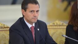 CNNE 1682173 - ¿cual es la razon del "autoexilio" del expresidente pena nieto?