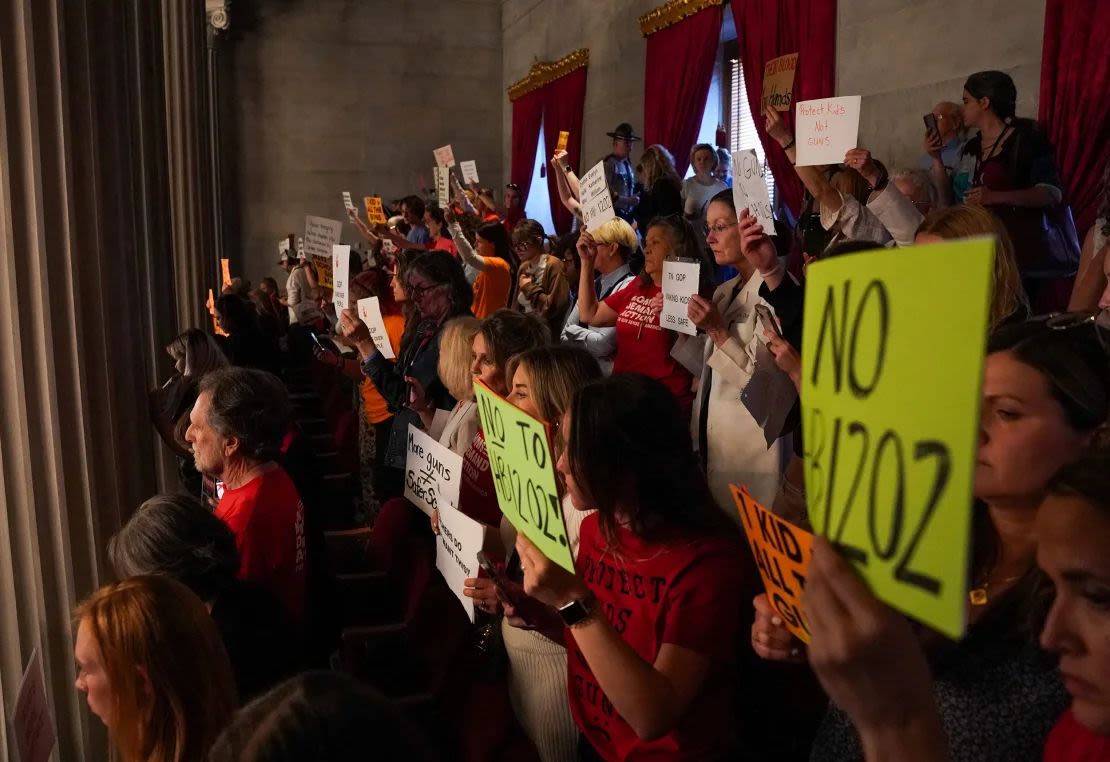 Activistas por la reforma de las armas protestan contra la SB 1325 en Nashville, Tennessee, el 23 de abril de 2024. Seth Herald/Reuters