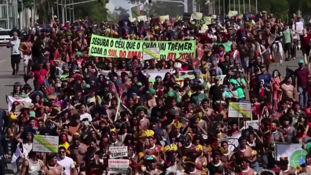 CNNE 1682475 - indigenas protestan en defensa del derecho a la tierra en brasil