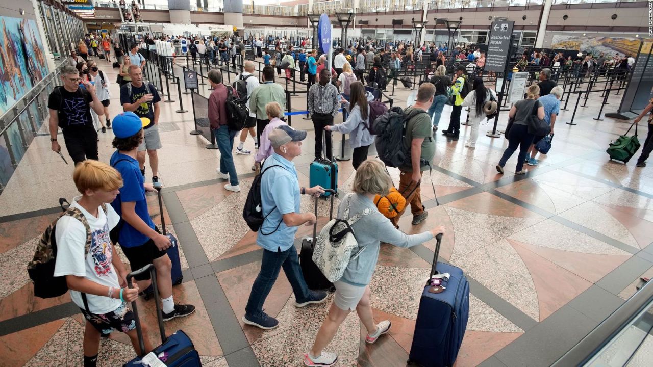 CNNE 1682663 - nuevas reglas para aerolineas en ee-uu- incluyen reembolsos