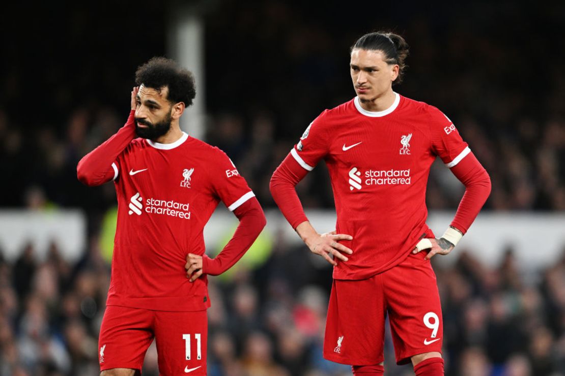 Mohamed Salah y Darwin Nuñez reaccionan a la derrota. Crédito: Michael Regan/Getty Images