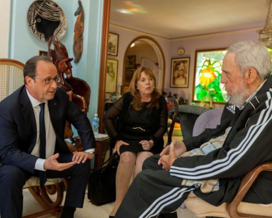 El diario cubano Granma publicó este martes una serie de fotografías del encuentro entre Fidel Castro y el presidente francés Francois Hollande. Foto: Alex Castro/Granma