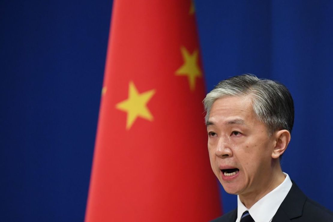 El portavoz del Ministerio de Asuntos Exteriores de China, Wang Wenbin, habla en Beijing el 24 de julio de 2020. (Cfrpedito: GREG BAKER/AFP/vía Getty Images).