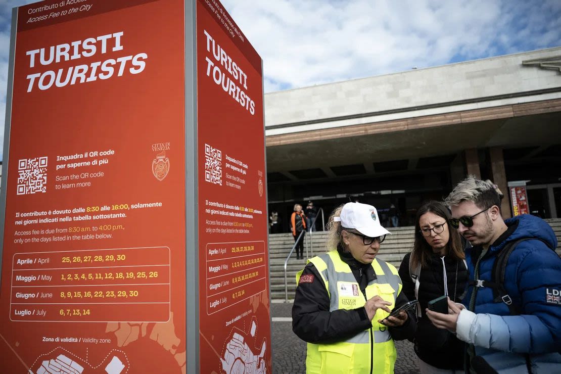 A partir del 25 de abril, los visitantes que solo vayan un día a Venecia deberán pagar una tasa de cinco euros en determinados días. Crédito: Marco Bertorello/AFP/Getty Images.