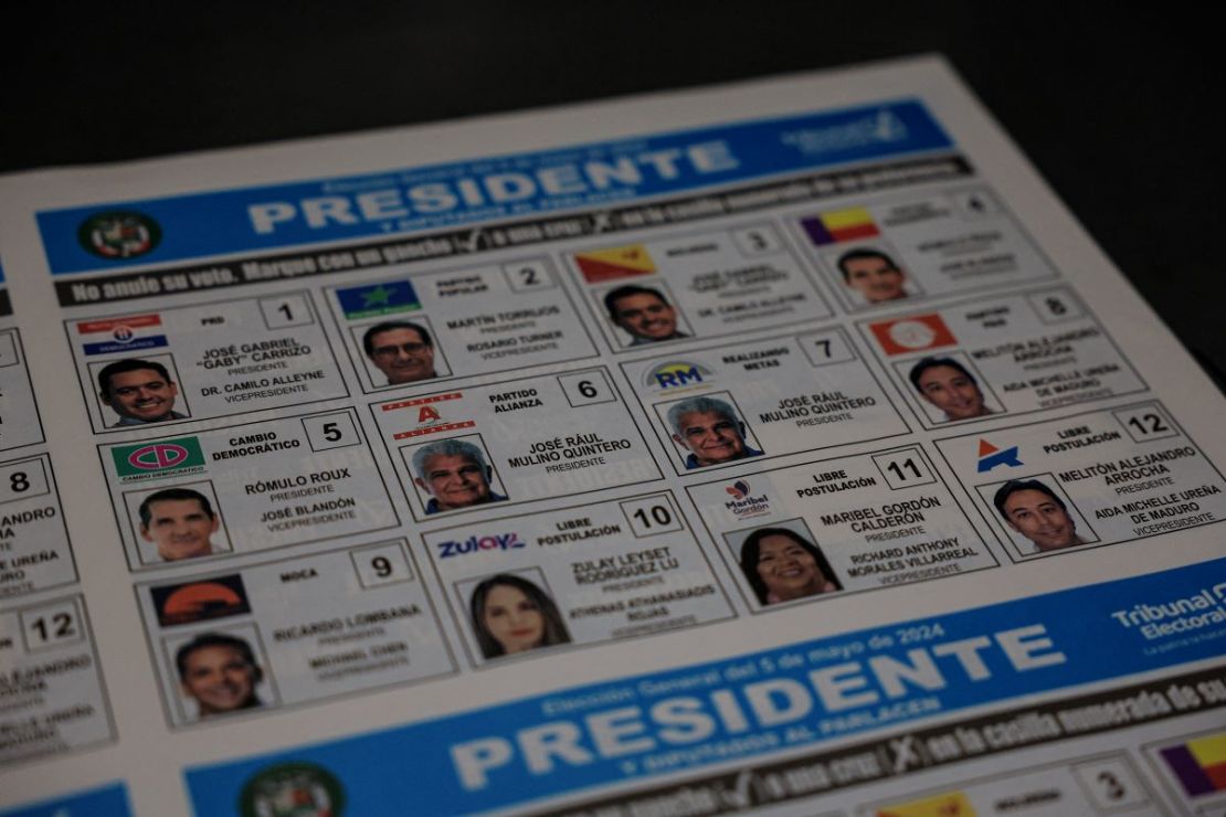 Una boleta de elección presidencial en el Tribunal Electoral de Panamá, el 4 de abril de 2024.