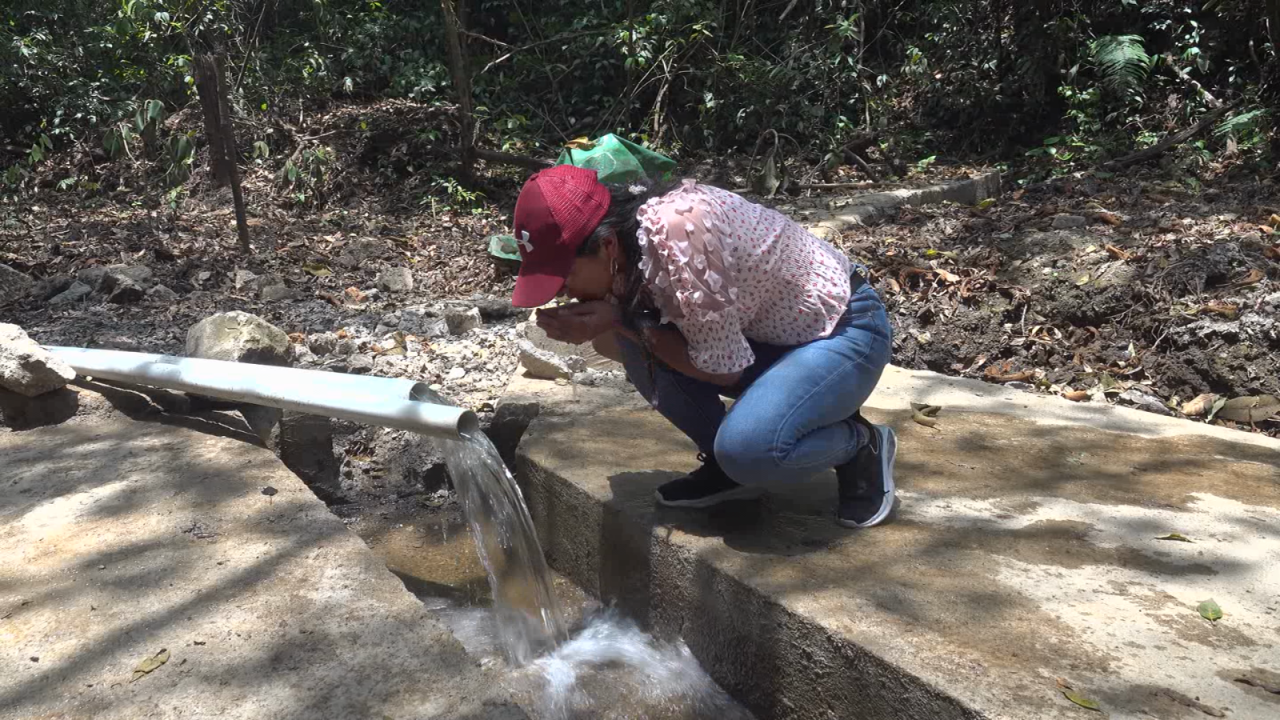 CNNE 1683952 - por primera vez este pueblo en honduras tiene agua en tuberias