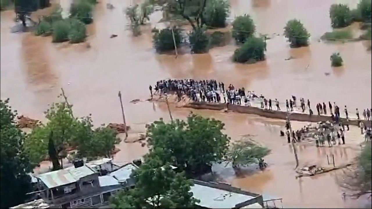 CNNE 1684518 - decenas de muertos por inundaciones en kenya