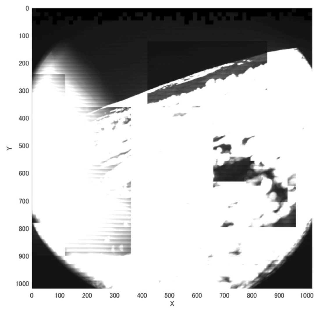 El Star Tracker de la nave tomó una imagen sobreexpuesta de la ladera norte. Crédito: JAXA