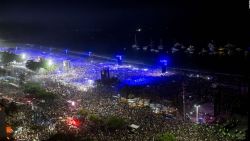 CNNE 1687112 - asi se vive el historico show de madonna en rio de janeiro