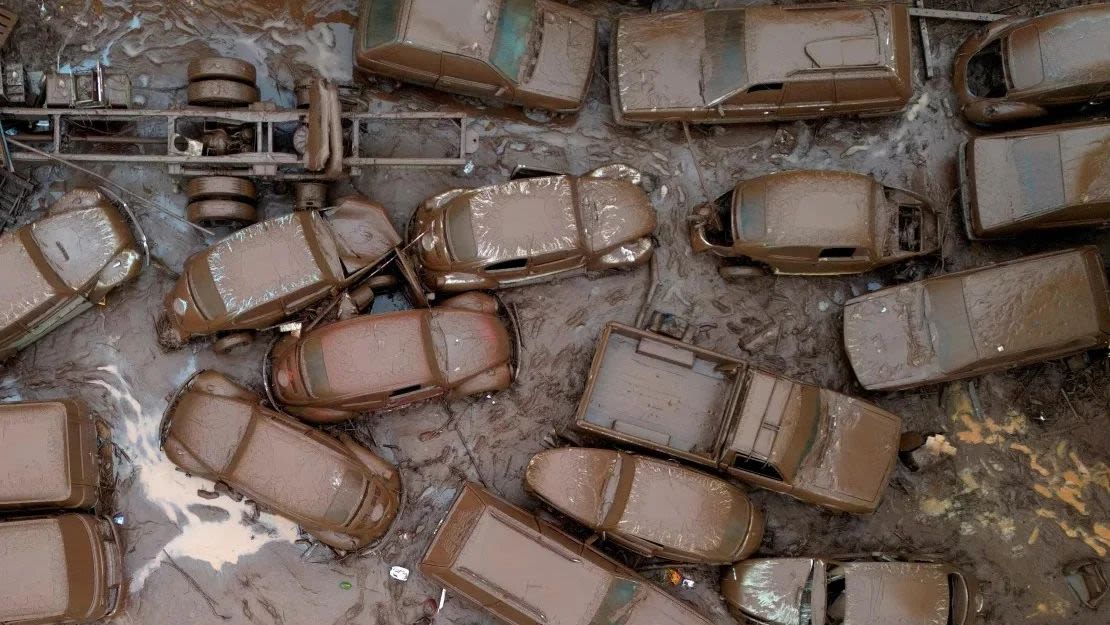 Una vista de dron muestra vehículos afectados por las inundaciones en Encantado, estado de Rio Grande do Sul, Brasil, 3 de mayo de 2024. (Foto: Diego Vara/Reuters).