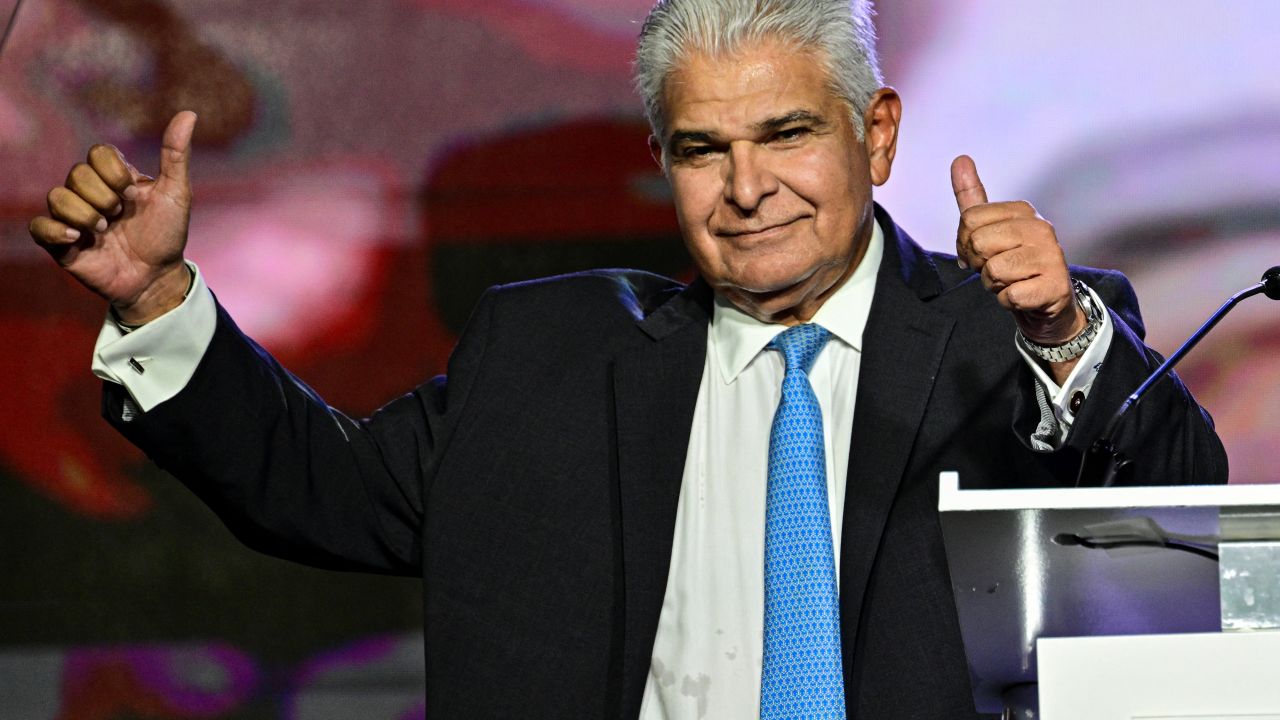 Panama's presidential candidate for the Realizando Metas party Jose Raul Mulino gestures during his campaign closing rally in Panama City on April 28, 2024. Panama will hold presidential elections next May 5. (Photo by MARTIN BERNETTI / AFP)