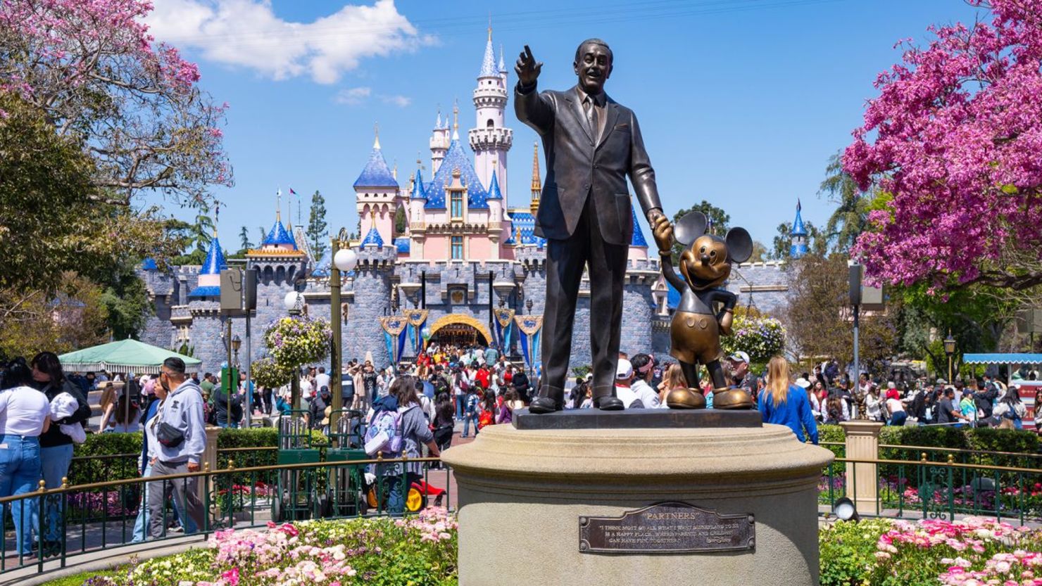 La aprobación de la rezonificación significa que Disneyland en Anaheim, California, está lista para una gran expansión. Crédito: AaronP/Bauer-Griffin/GC Images/Getty Images
