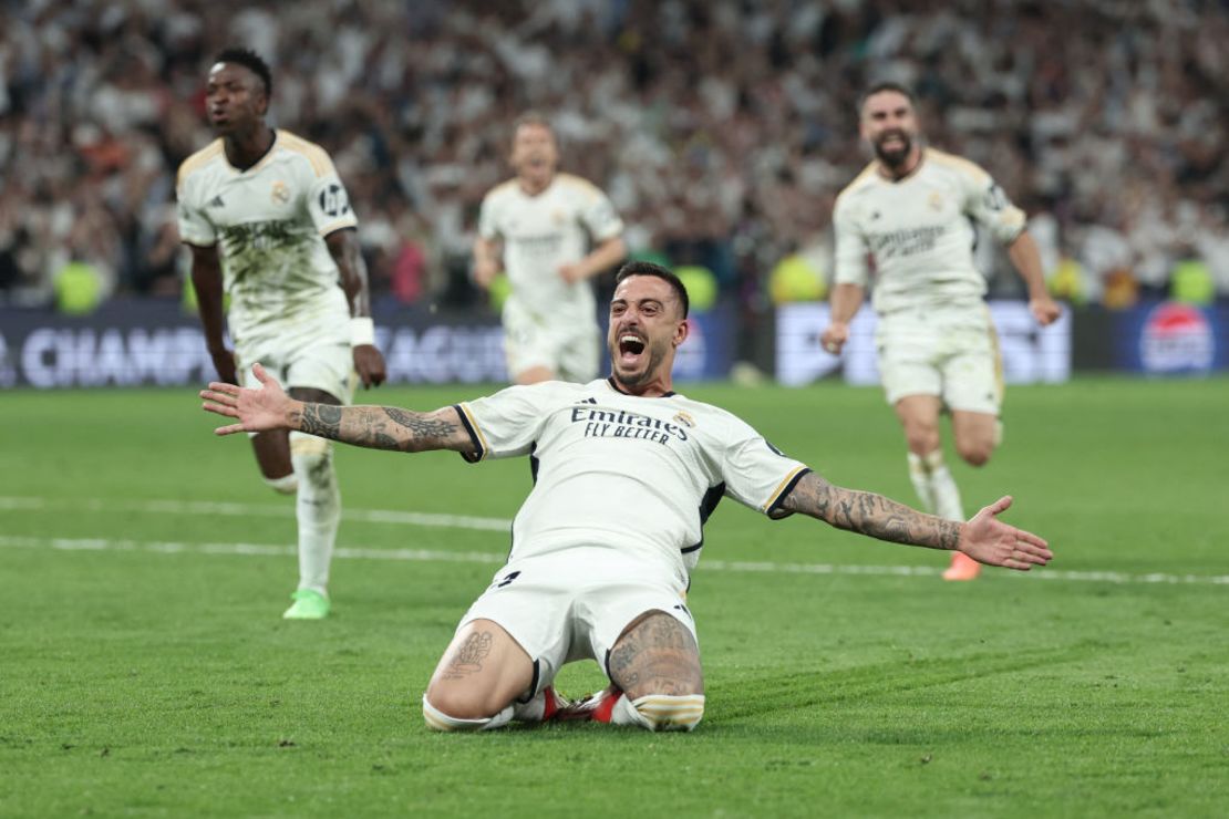 Joselu celebra uno de los goles de la remontada. Crédito: THOMAS COEX/AFP via Getty Images