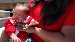 CNNE 1689669 - esta madre dio a luz un bebe y una tesis doctoral el mismo dia