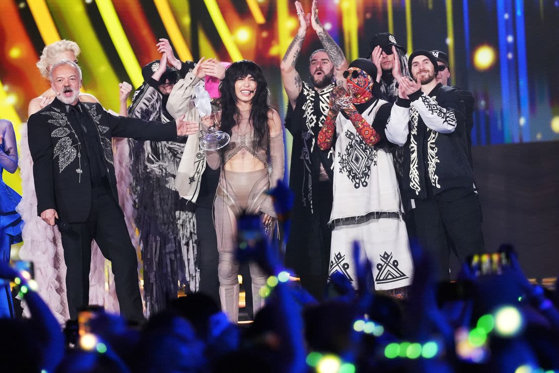 El año pasado, Loreen se convirtió en la segunda doble ganadora de Eurovisión. "Millones de personas están viendo esto, y millones de personas están vibrando con esto", dice sobre el concurso. Crédito: Dominic Lipinski/Getty Images