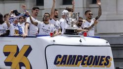 CNNE 1690564 - festejo del real madrid por las calles de la capital espanola