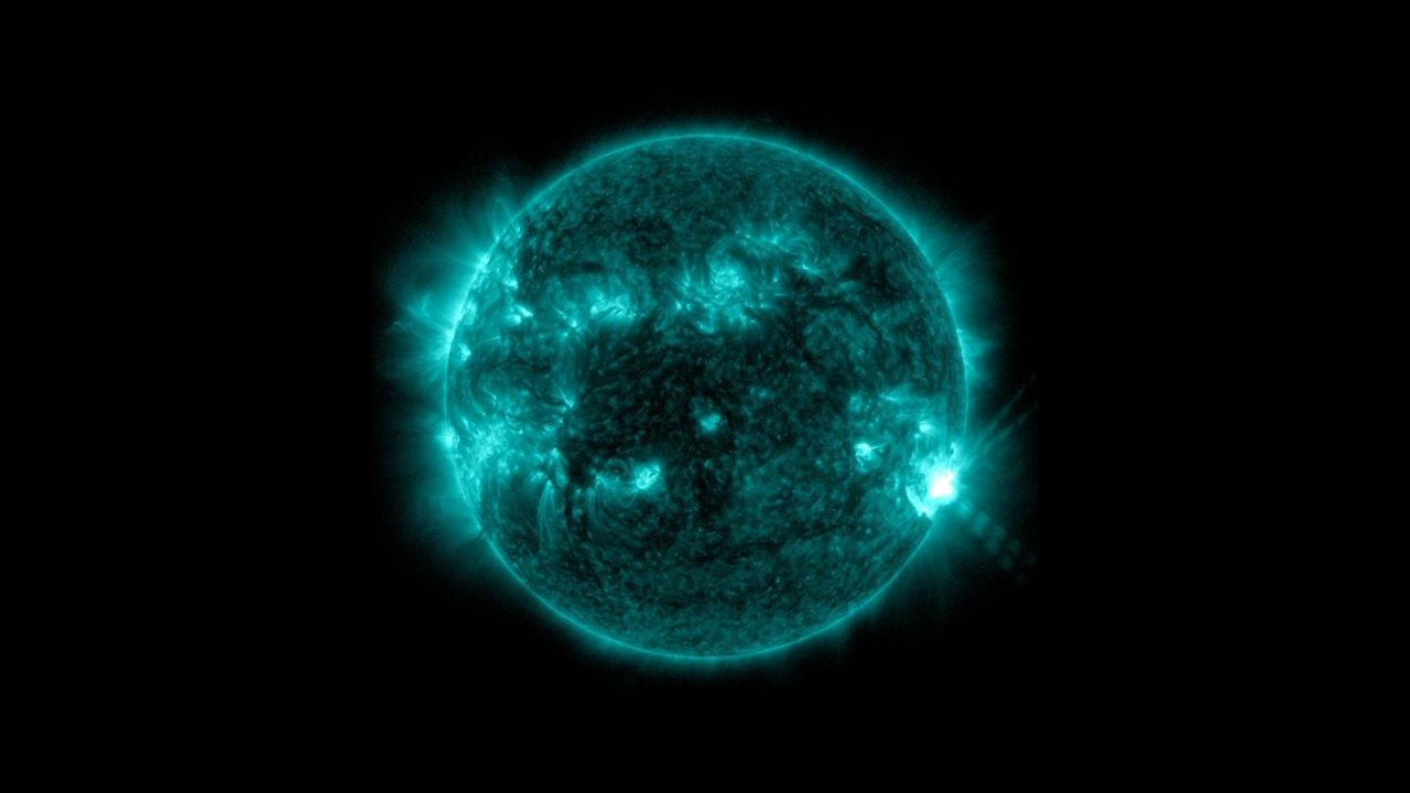 CNNE 1691021 - la nasa registro una imagen inedita de una llamarada solar