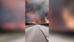 CNNE 1691428 - imagenes muestran los devastadores incendios en canada